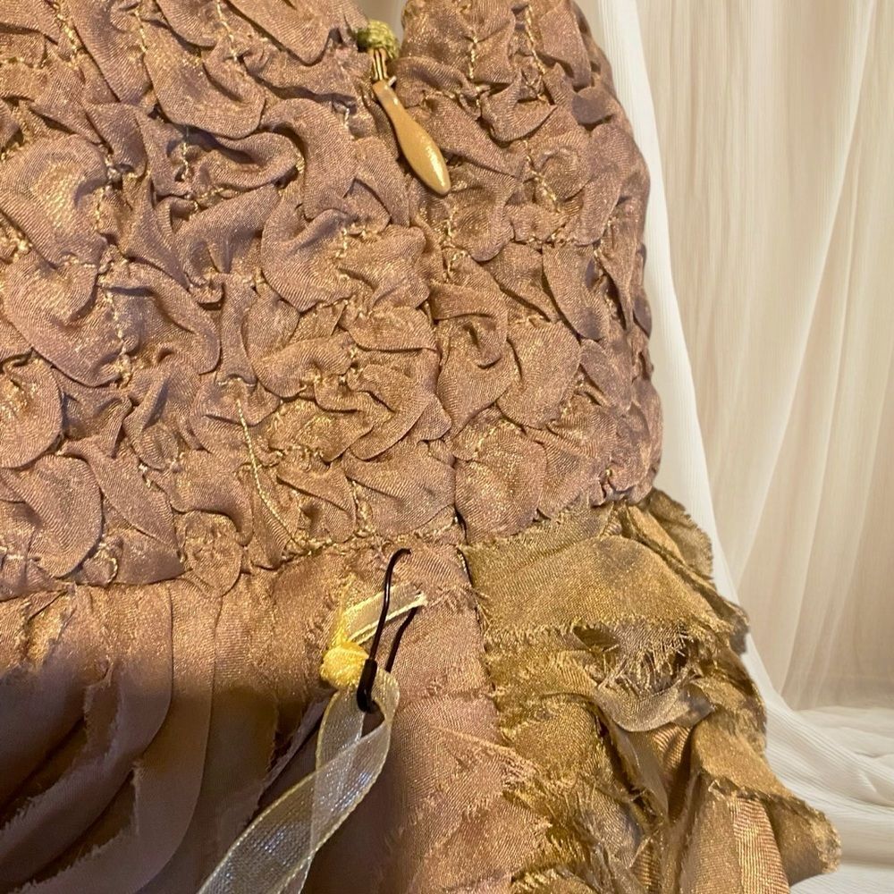 Lucy & Co. 3D Rosette lace mini skirt | Beige rosette ruffle skirt NWT size M - Picture 4 of 7